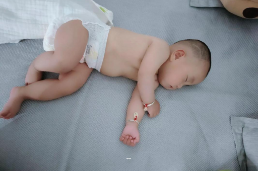 六安宝宝突然很多眼屎